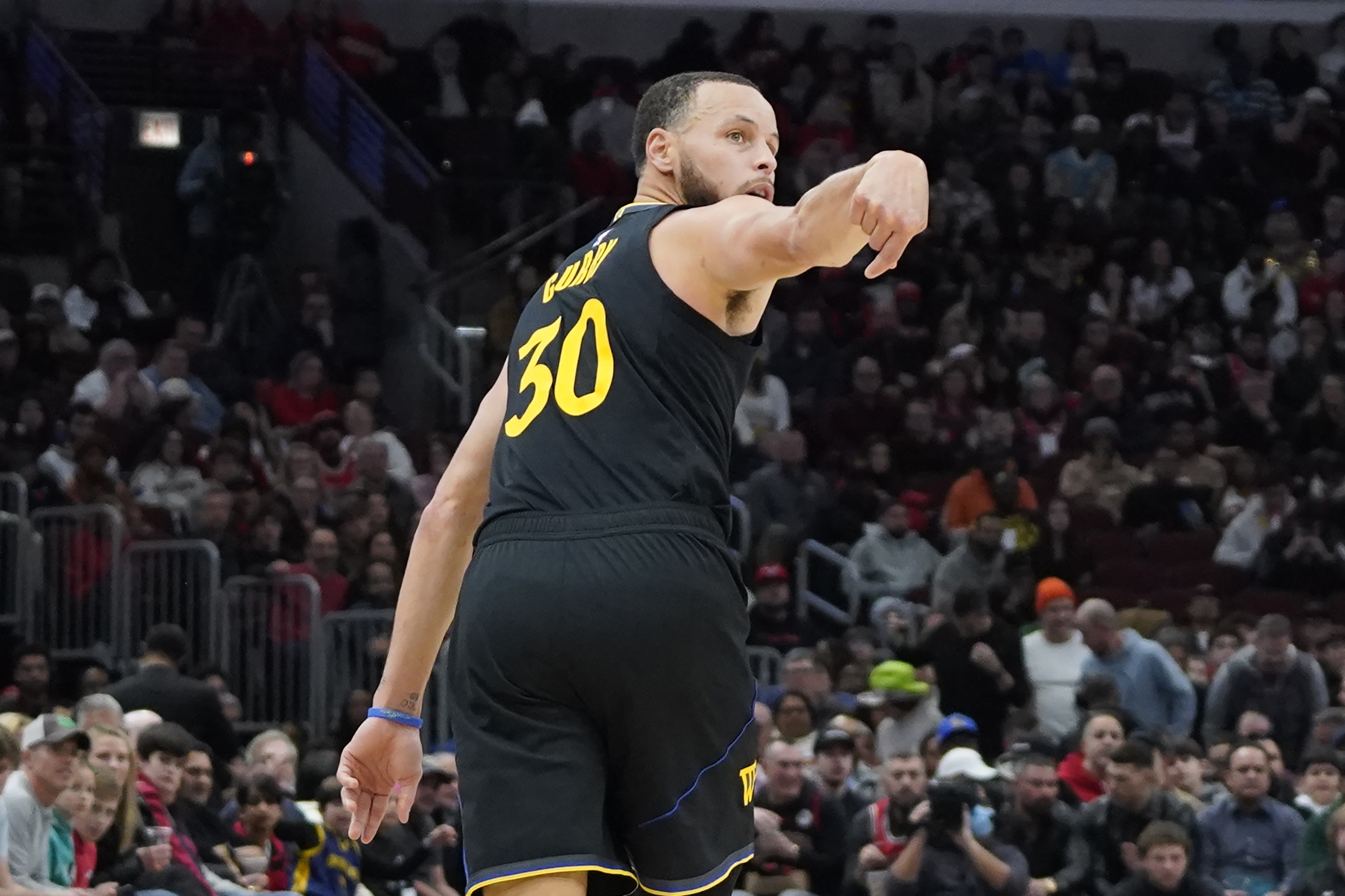 NBA單場進8+三分場數(shù)榜：庫里87次斷檔第1 表哥第2克萊第3哈登第4